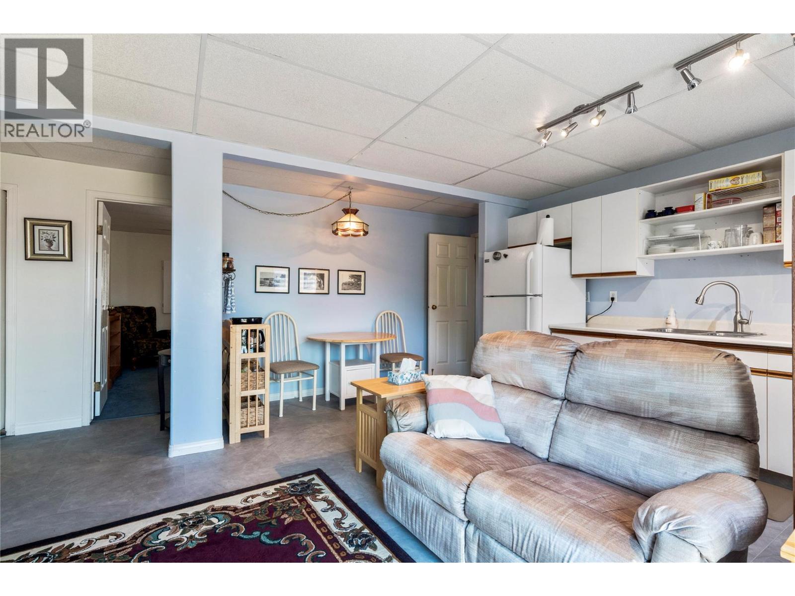 5641 50 Street NW - 60