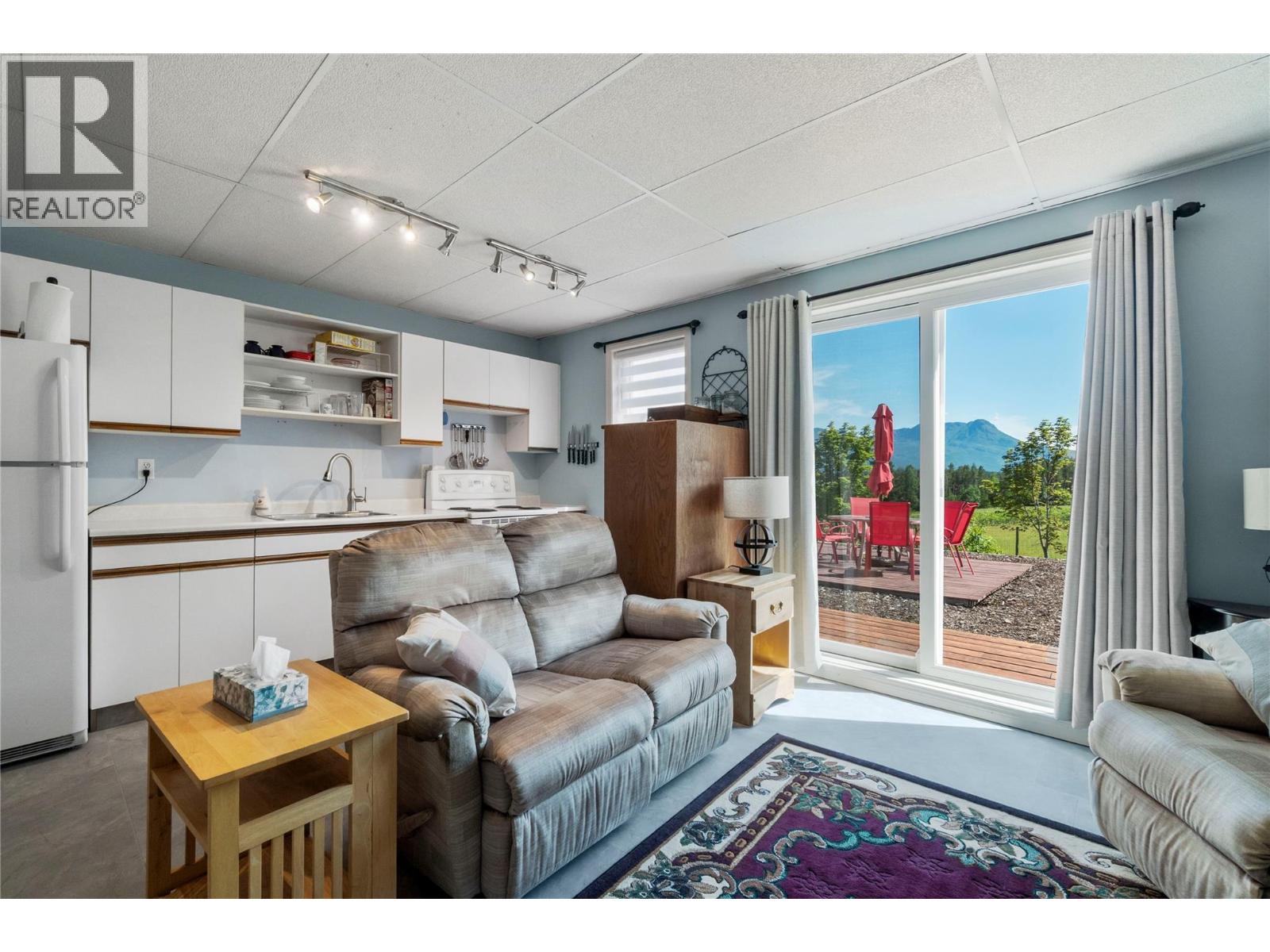 5641 50 Street NW - 57