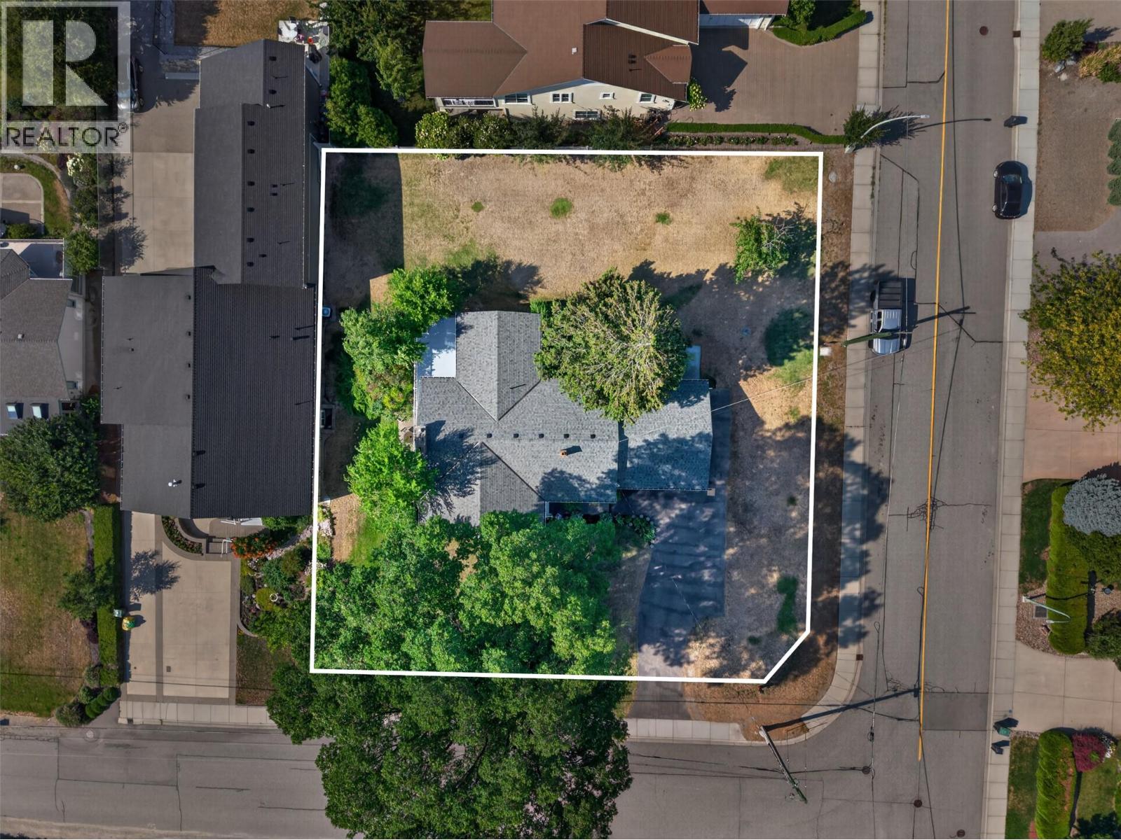 800 Montigny Road - 2