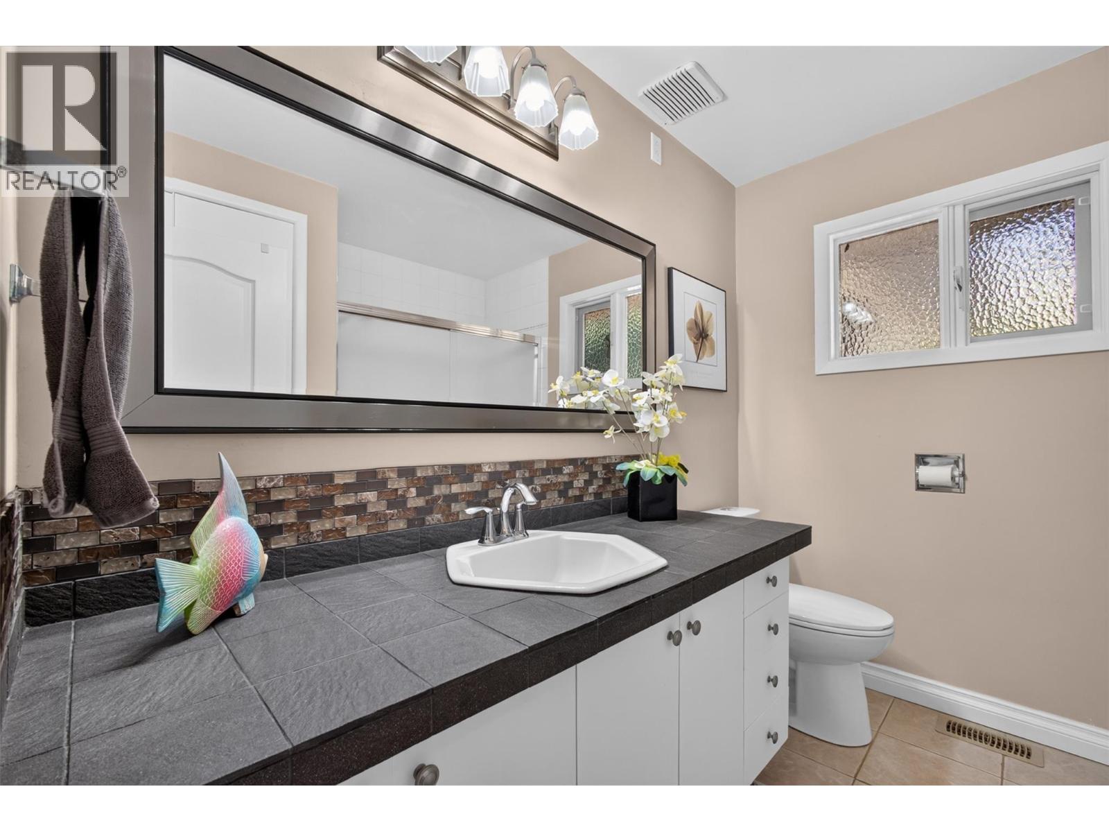 800 Montigny Road - 18