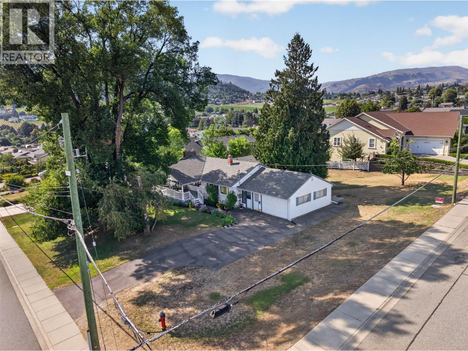 800 Montigny Road - 65