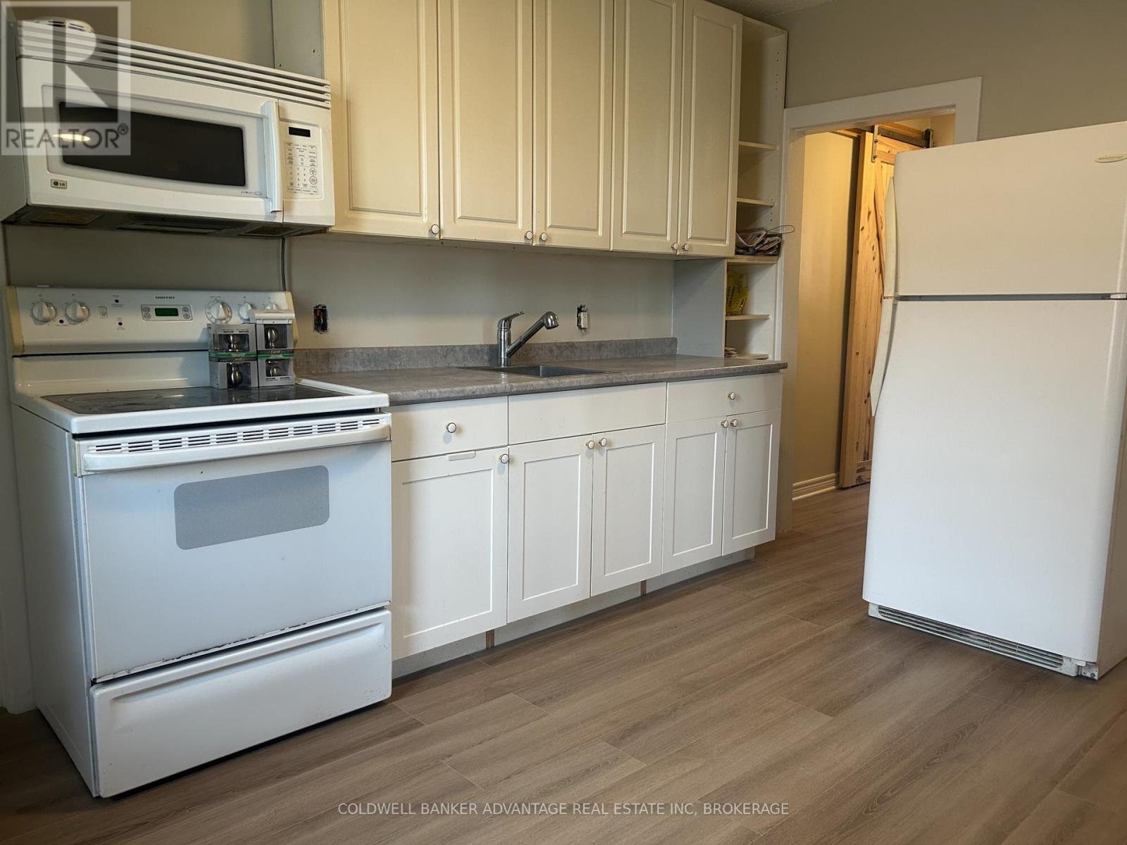 36 SANFORD STREET - 13