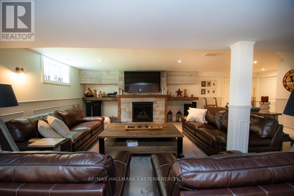 267 EDWINA DRIVE - 25