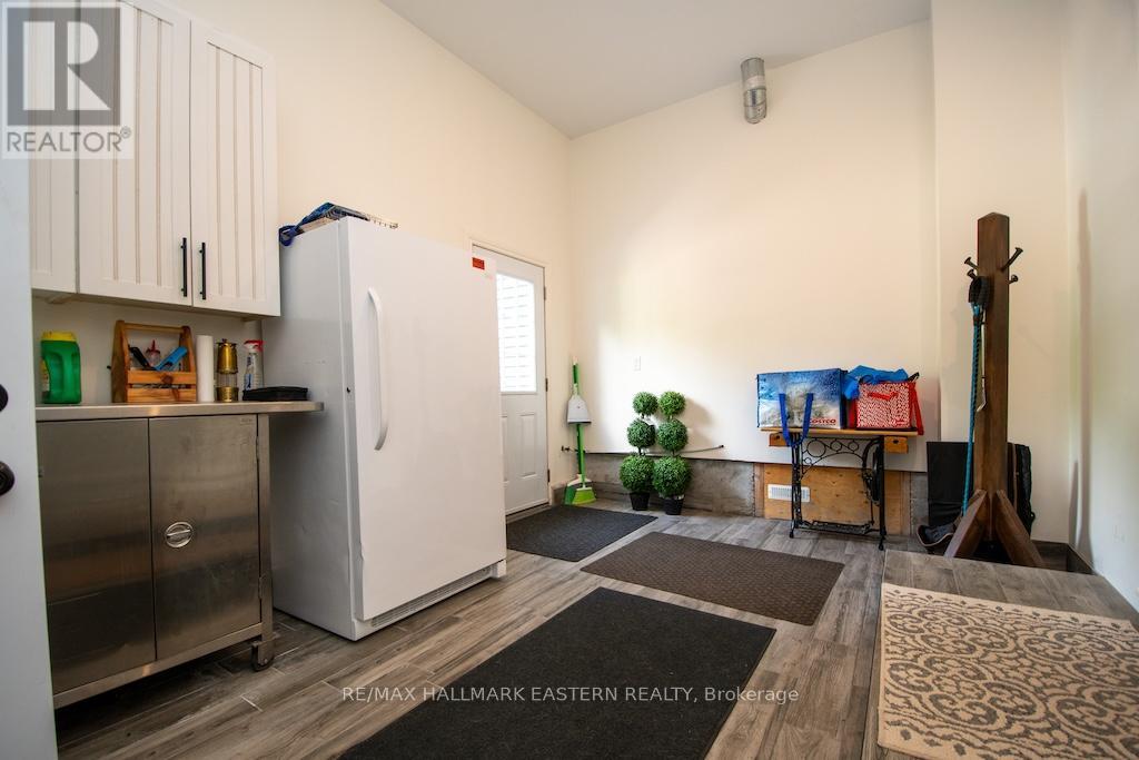 267 EDWINA DRIVE - 42