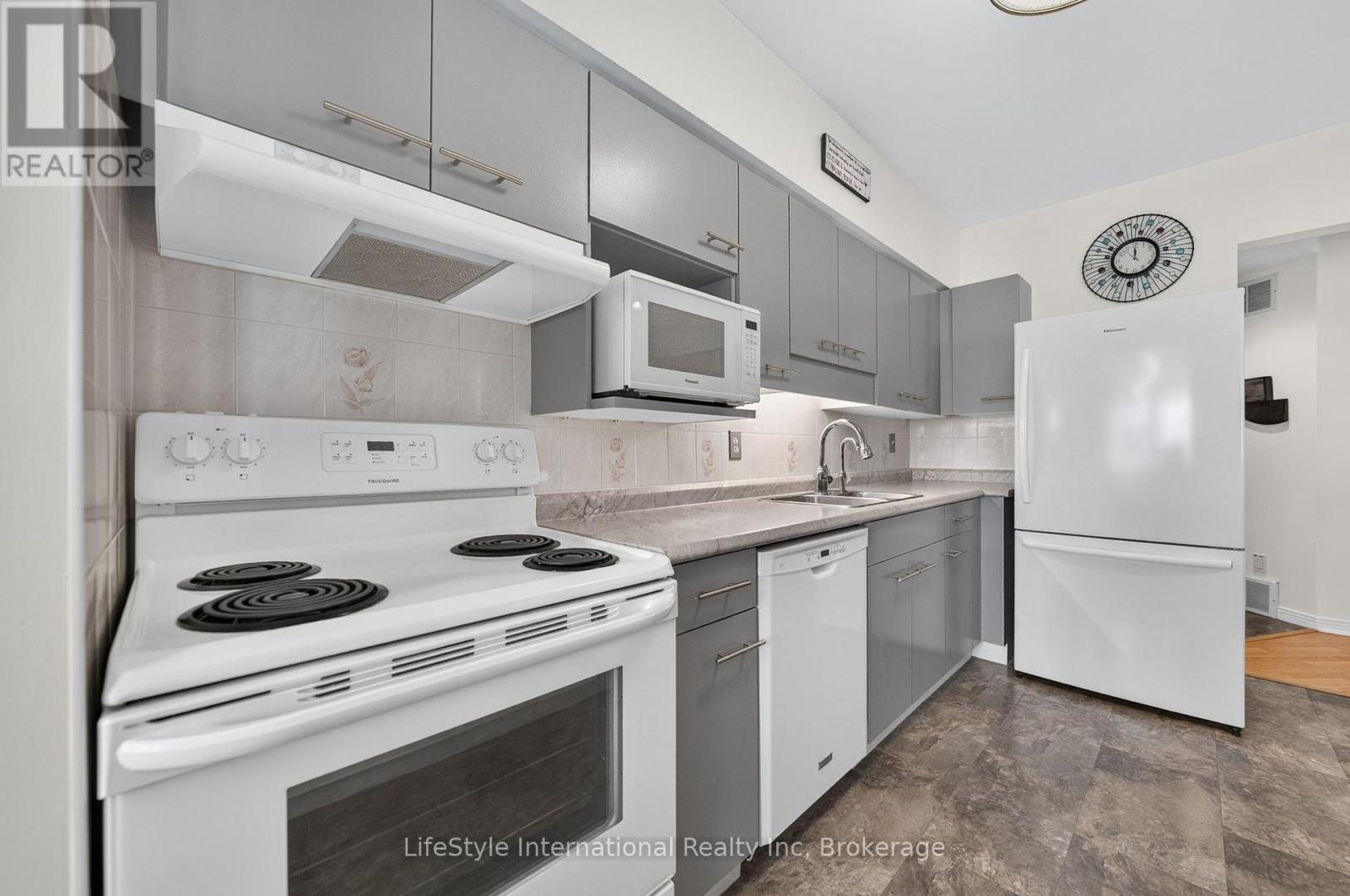 #210 208 SILVERCREEK PARKWAY N - 16