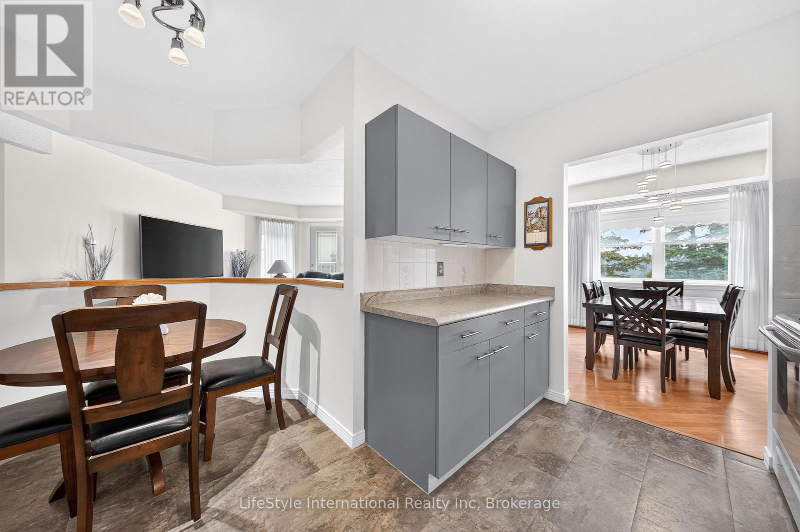 #210 208 SILVERCREEK PARKWAY N - 18