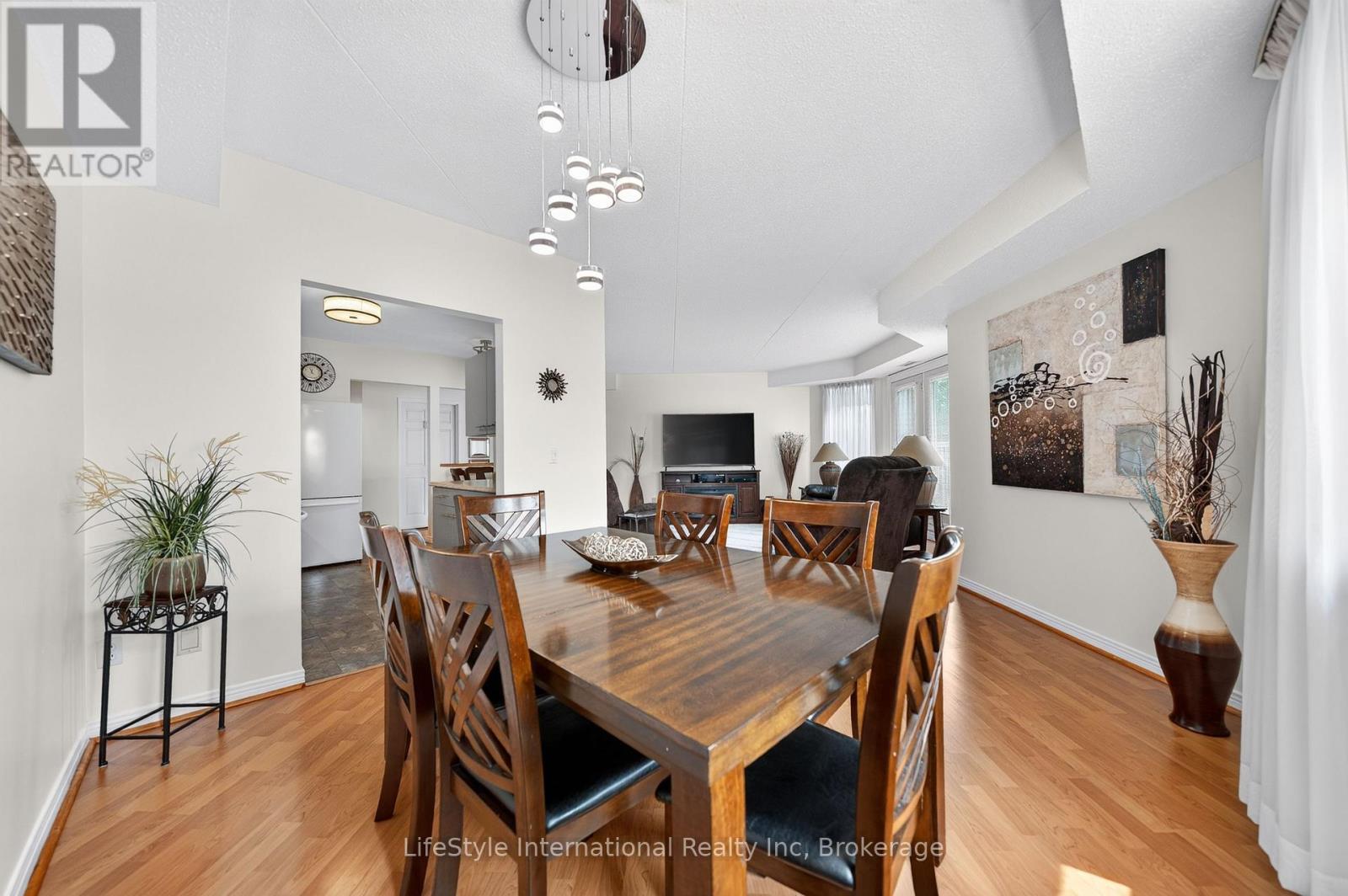 #210 208 SILVERCREEK PARKWAY N - Image 22