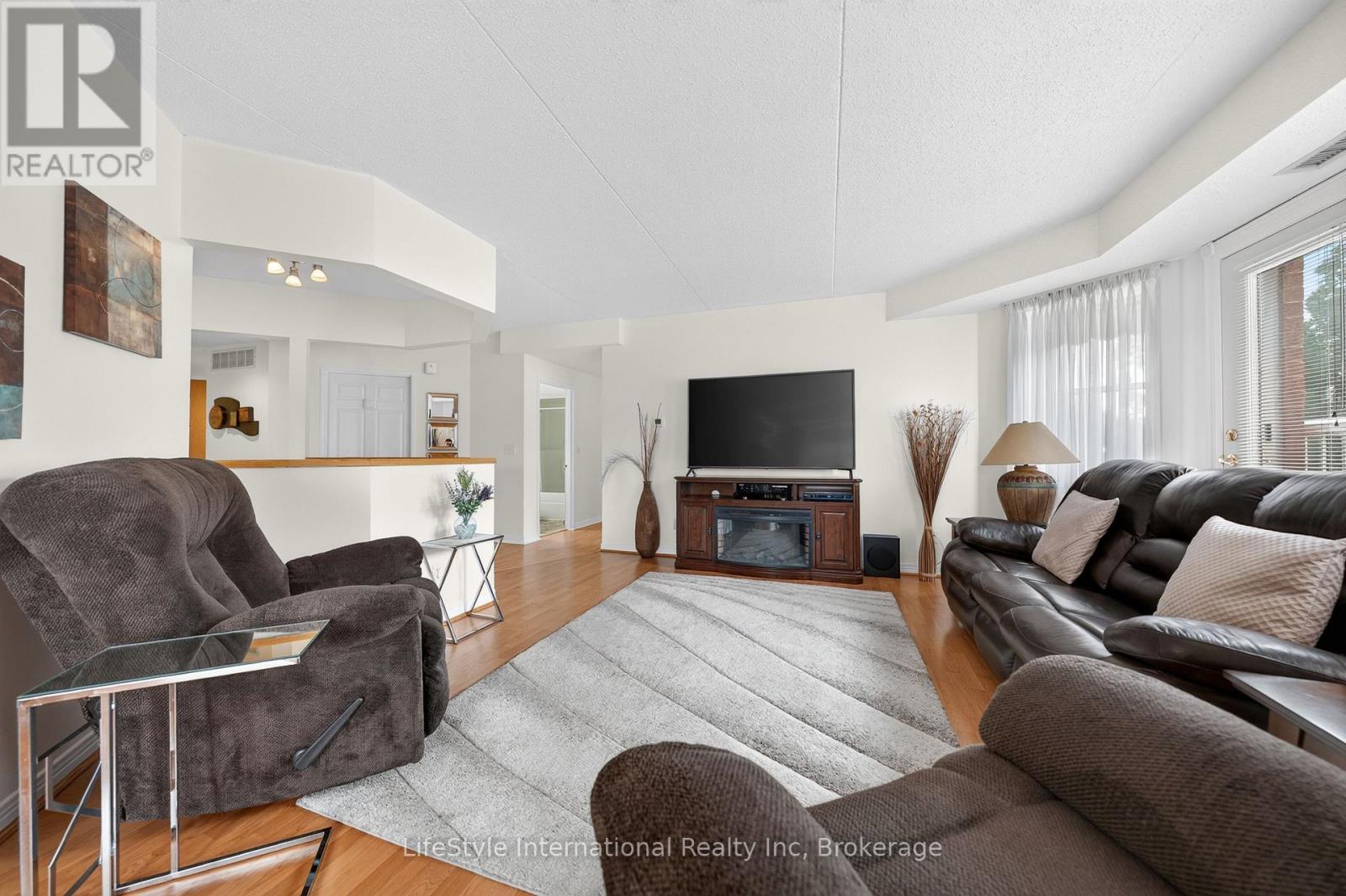 #210 208 SILVERCREEK PARKWAY N - 24