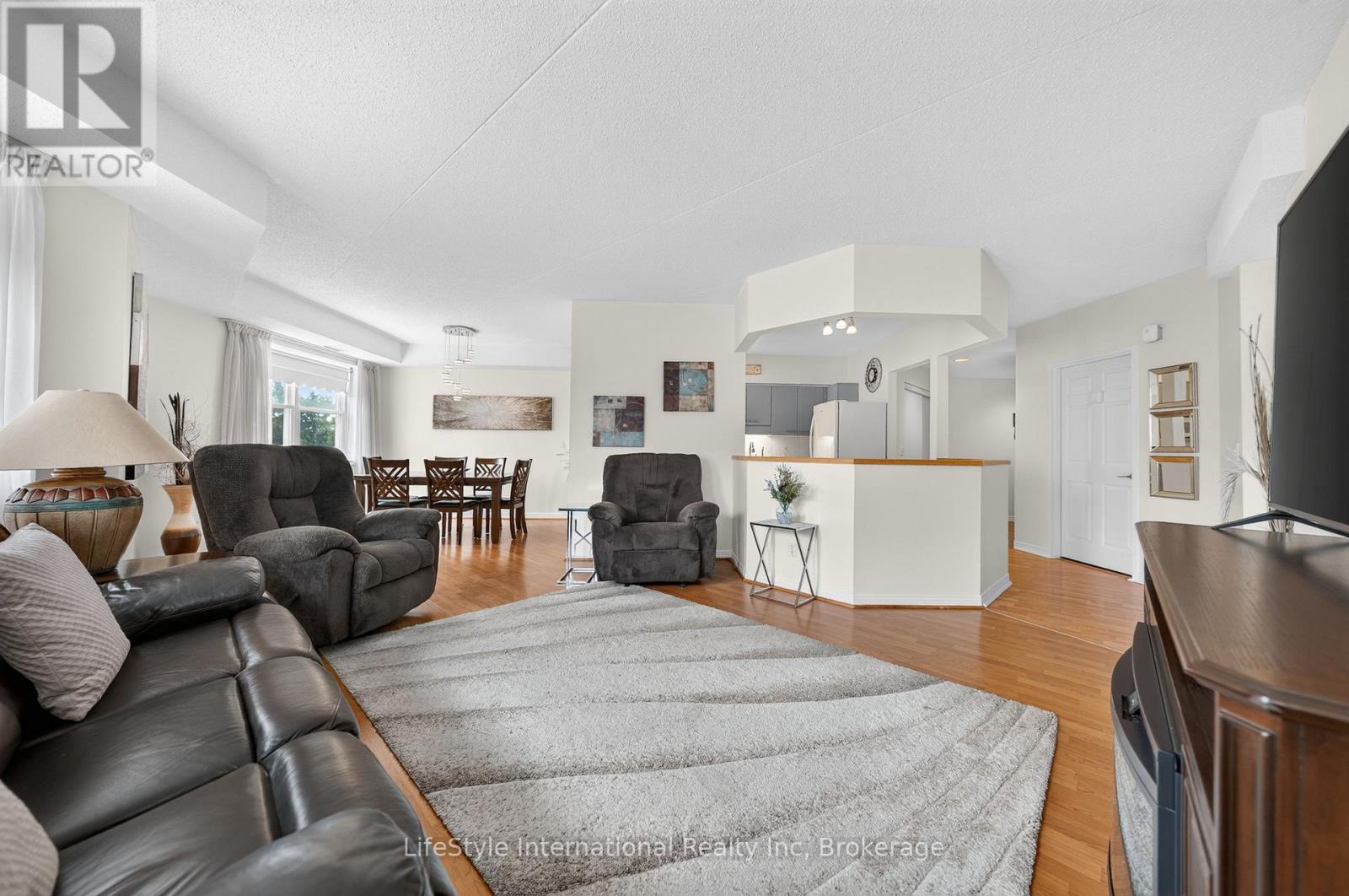#210 208 SILVERCREEK PARKWAY N - 25