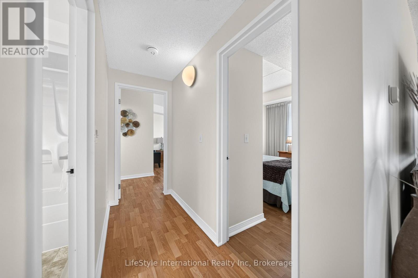 #210 208 SILVERCREEK PARKWAY N - Image 26