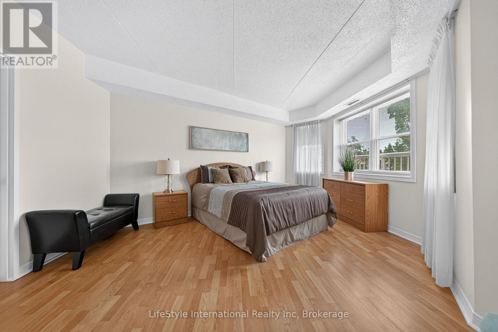 #210 208 SILVERCREEK PARKWAY N - Image 28