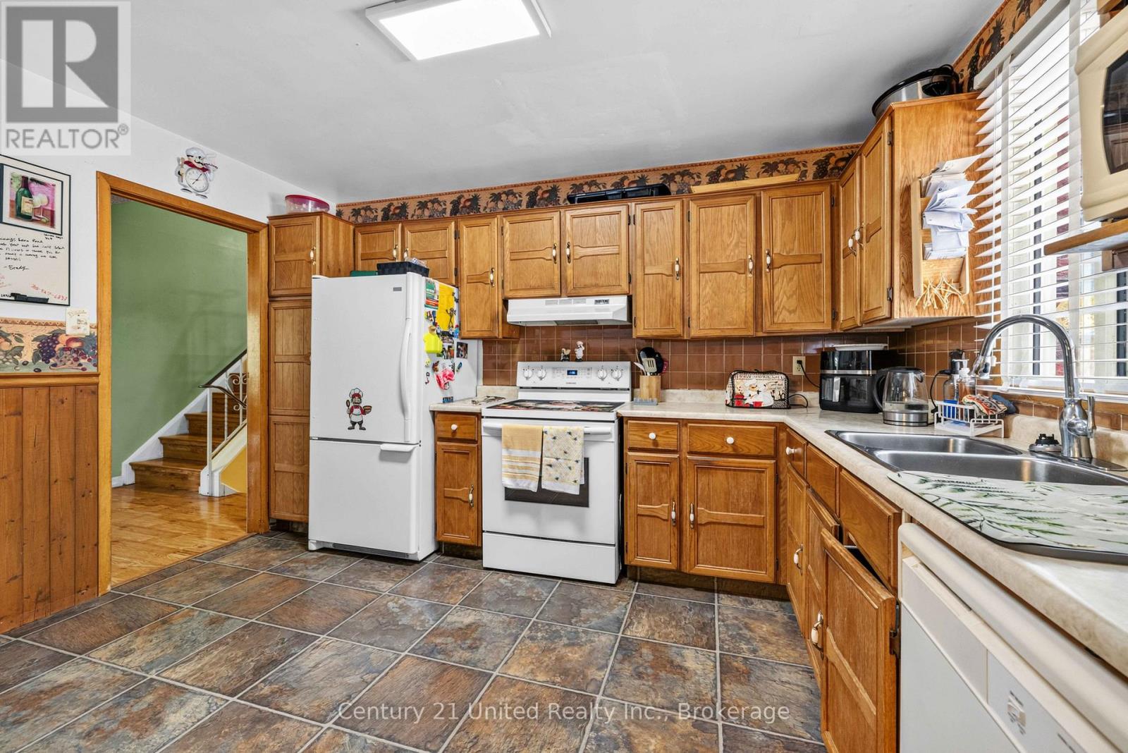 941 GOLFVIEW ROAD - 10