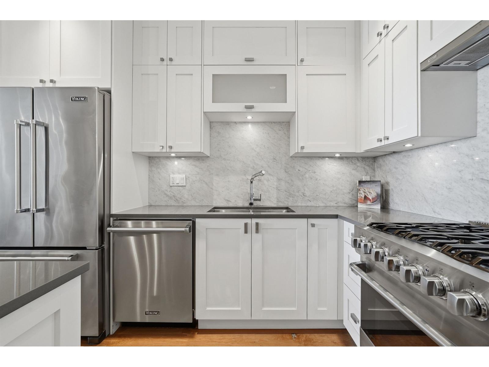PH512 14855 THRIFT AVENUE, White Rock