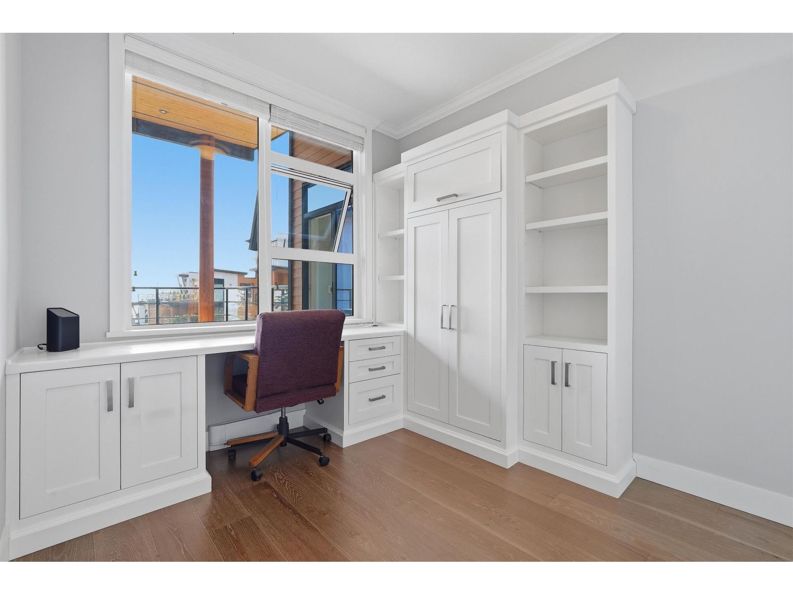 PH512 14855 THRIFT AVENUE, White Rock