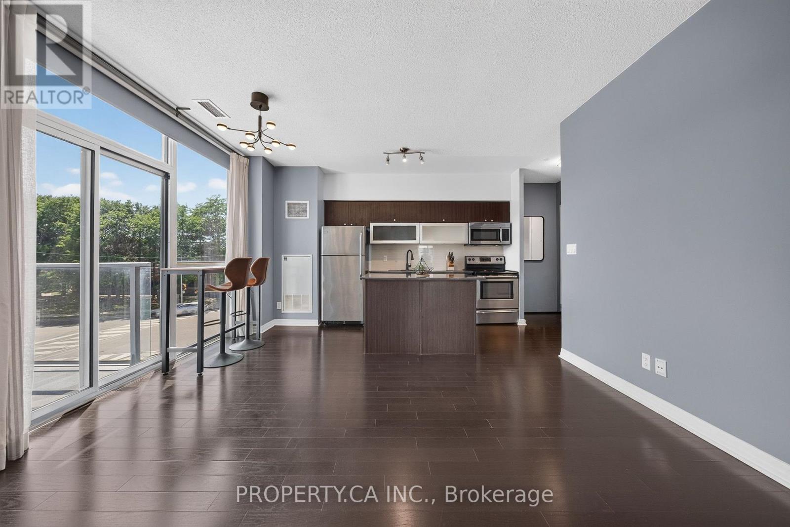 Photo of 275 Yorkland Road