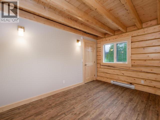 400 URSA WAY - 20