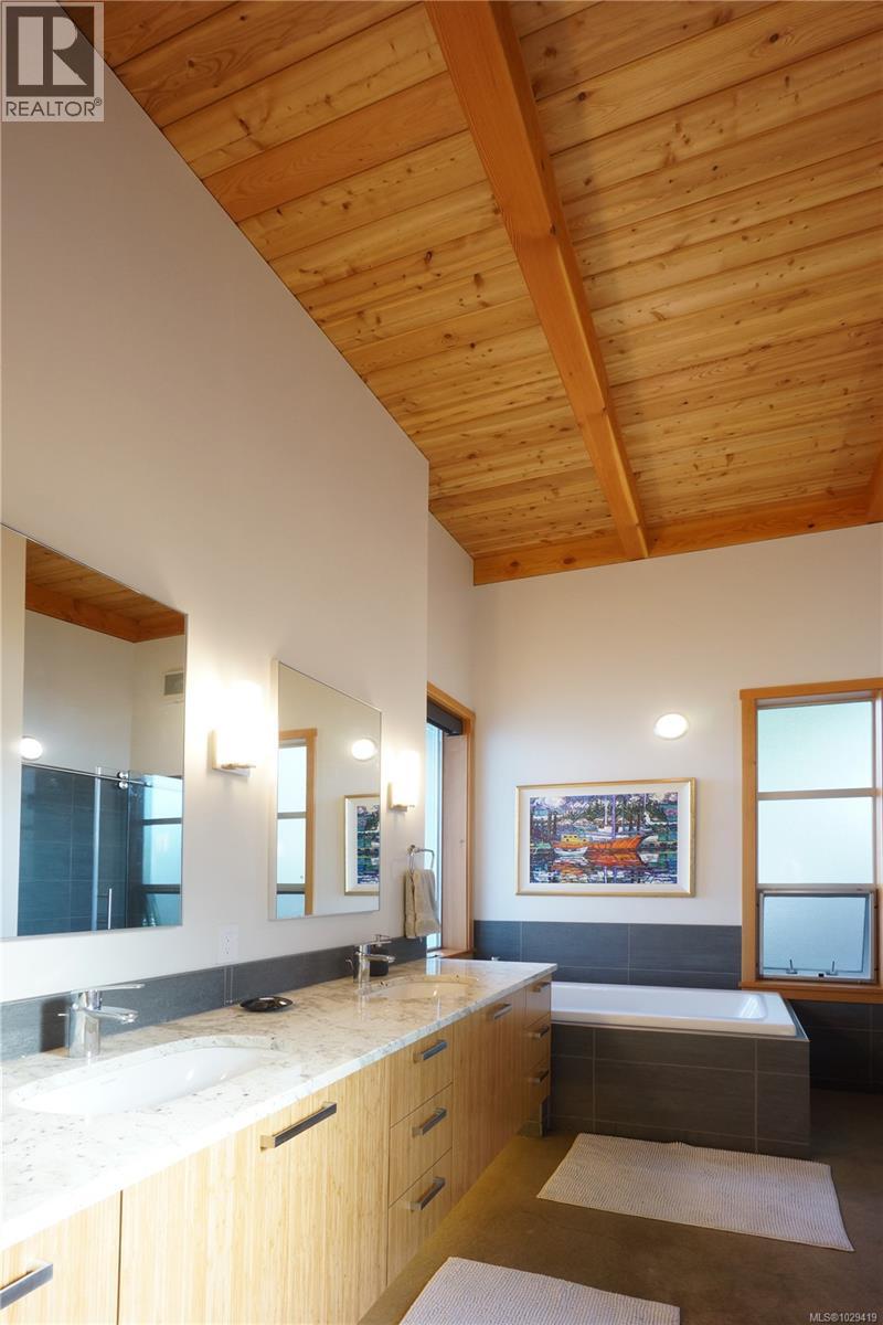 3870 East Rd - 18