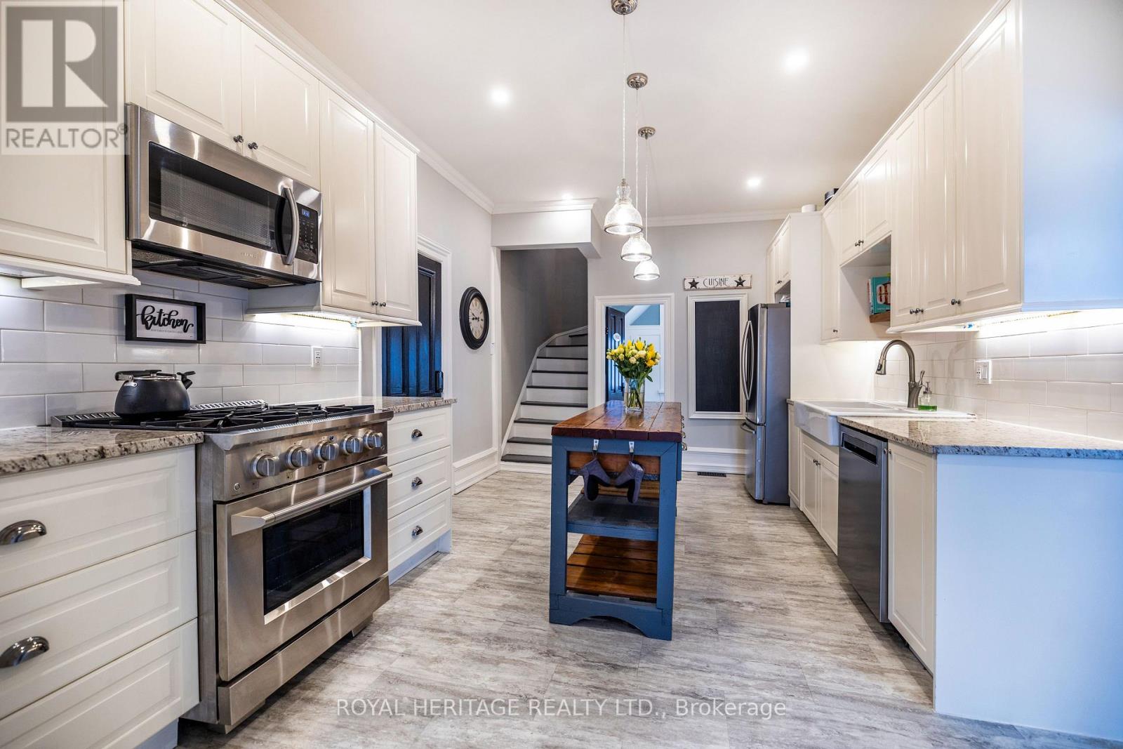 220 COCHRANE STREET - 13