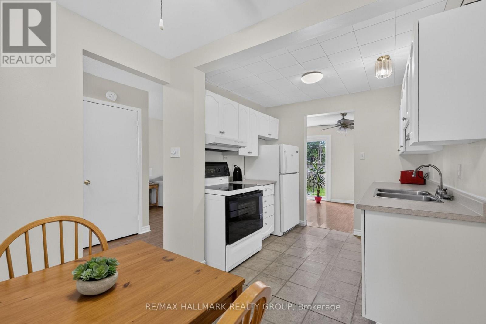 #39 13 SUNRIDGE LANE - 11