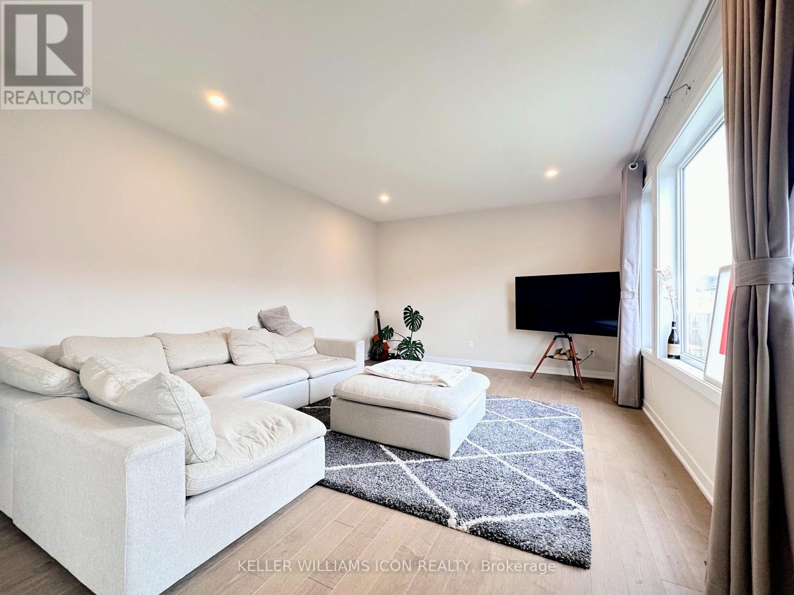 Homes for Rent in Ottawa – 765 EMINENCE STREET – By Peter Sagos - Image 9