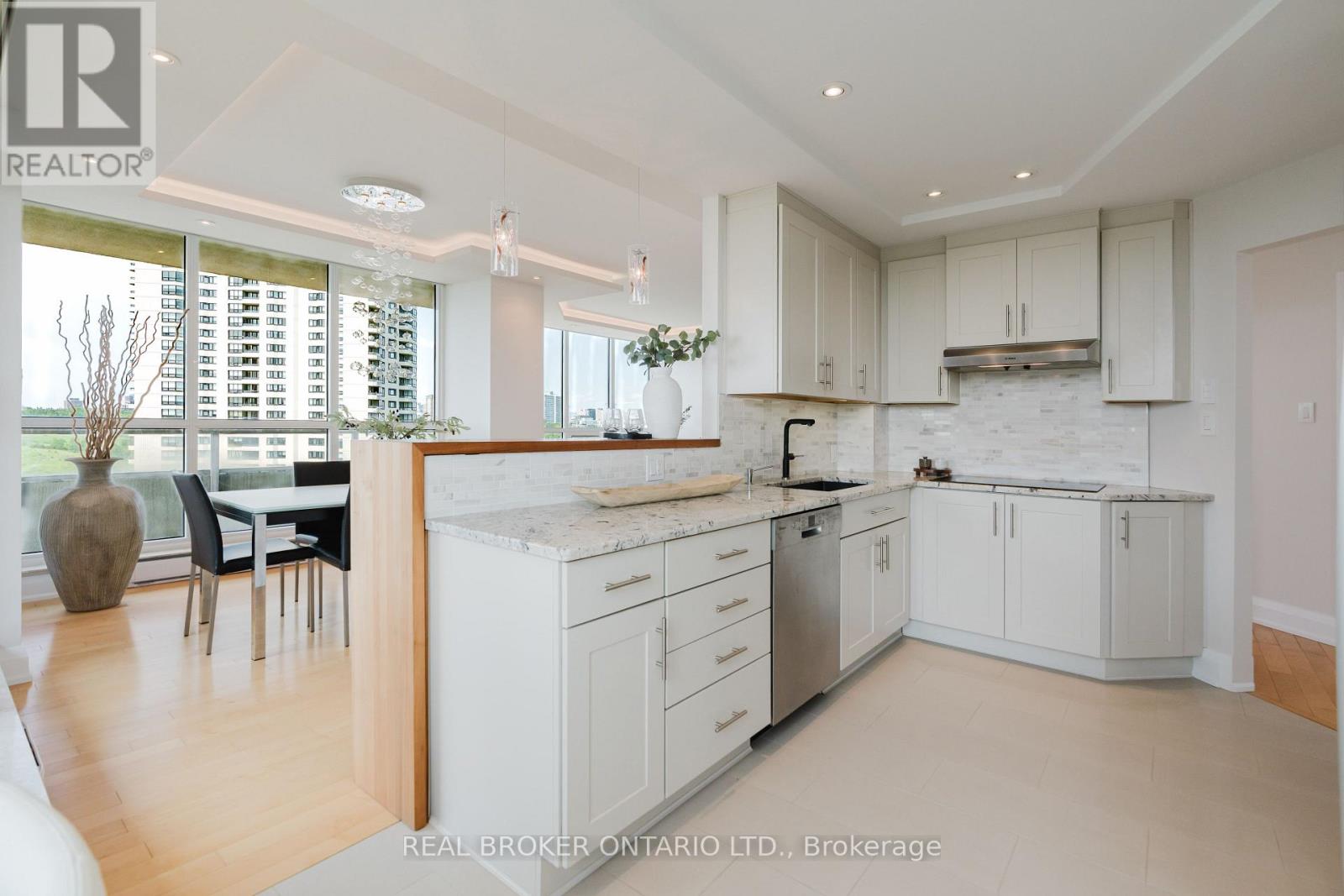 #806 1480 RIVERSIDE DRIVE - 13