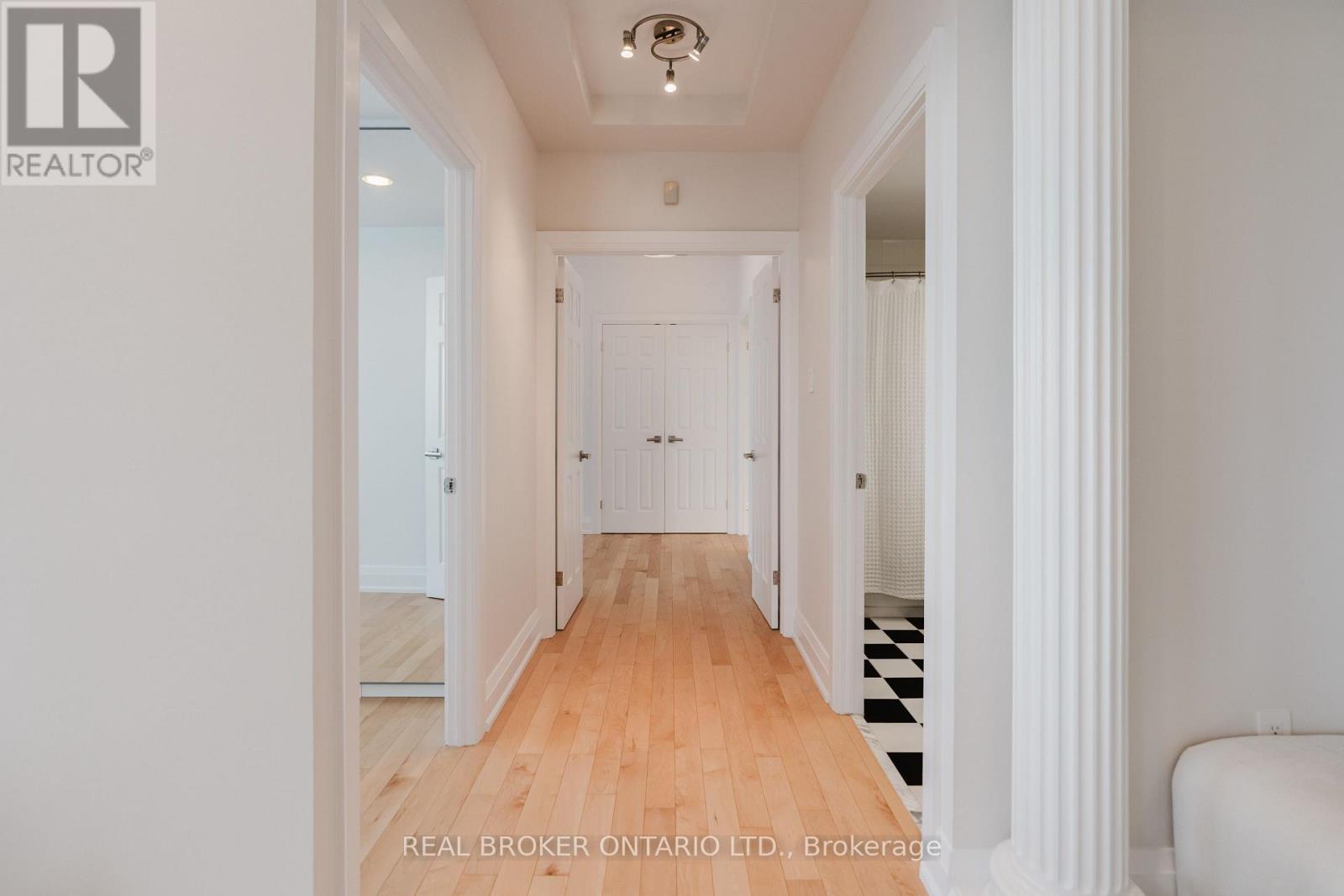#806 1480 RIVERSIDE DRIVE - 18