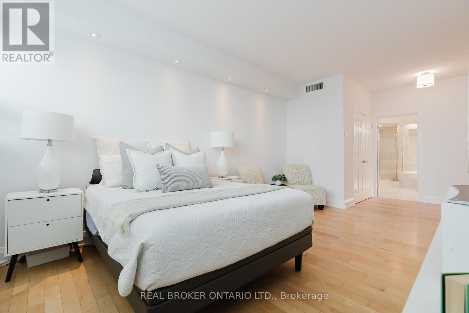 #806 1480 RIVERSIDE DRIVE - 20