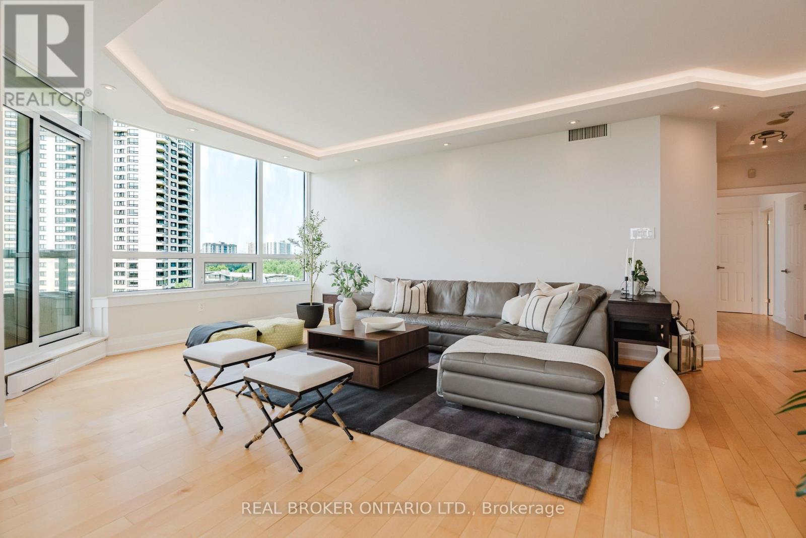 #806 1480 RIVERSIDE DRIVE - 8