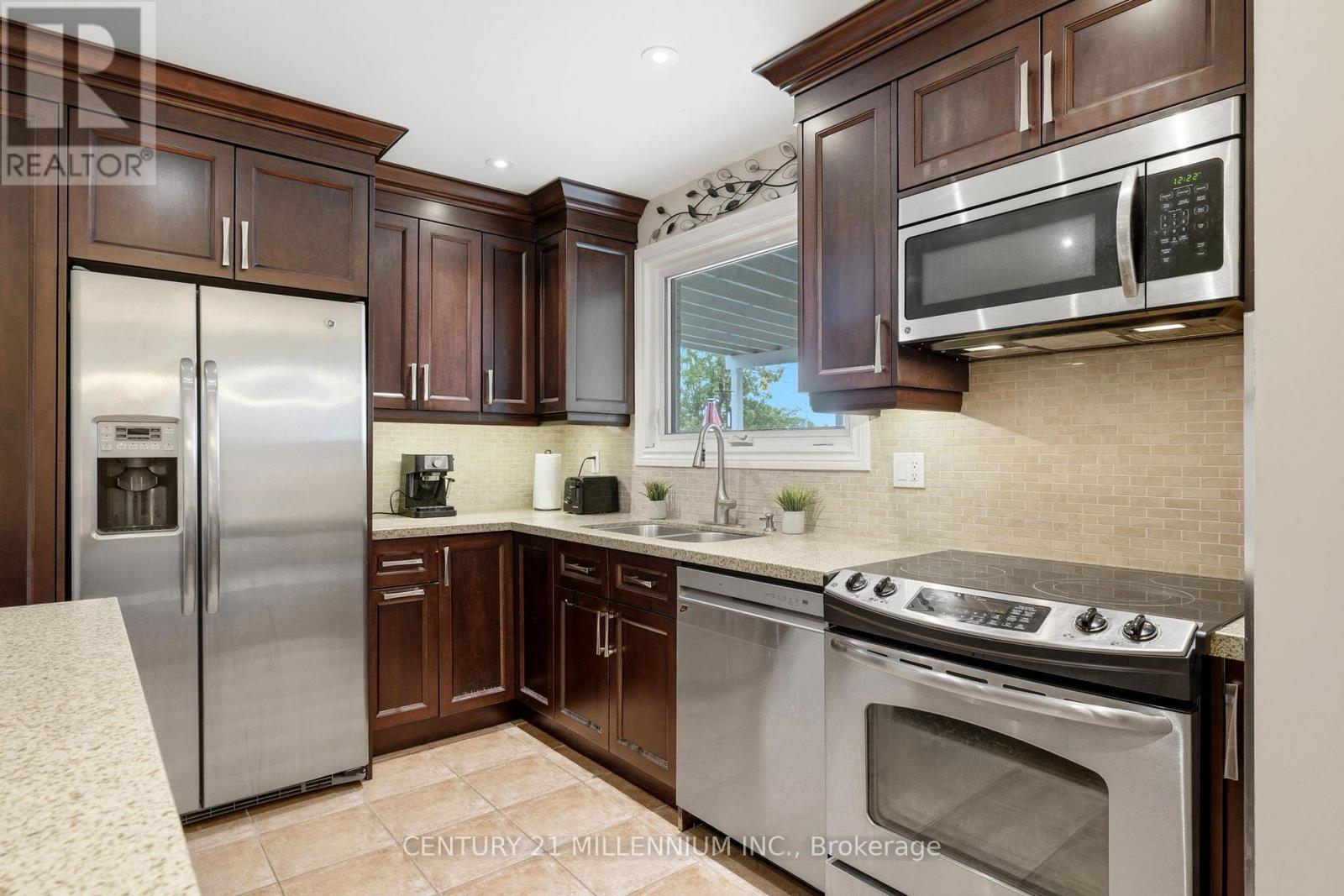 46 DUNBLAINE CRESCENT - 12
