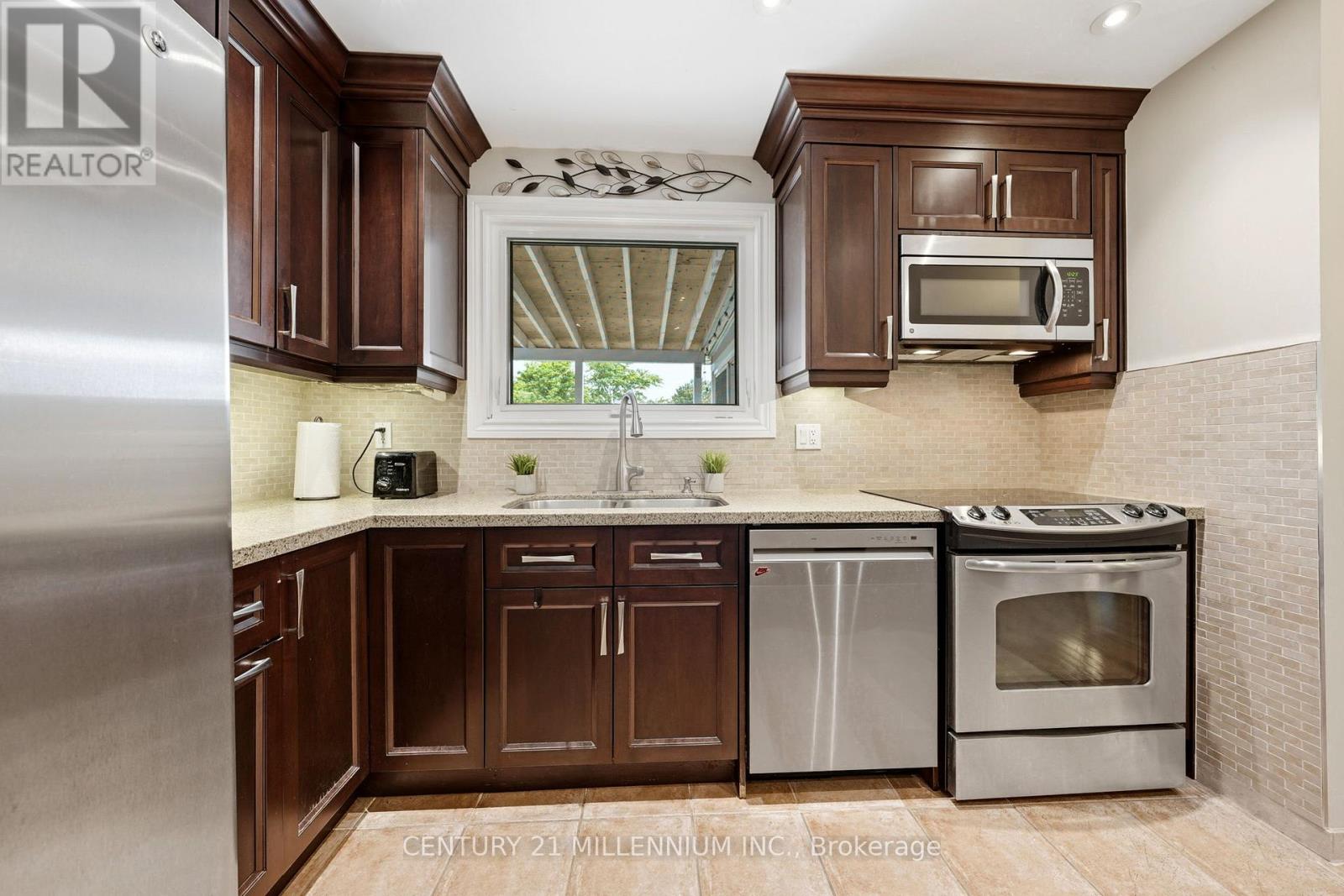 46 DUNBLAINE CRESCENT - 15