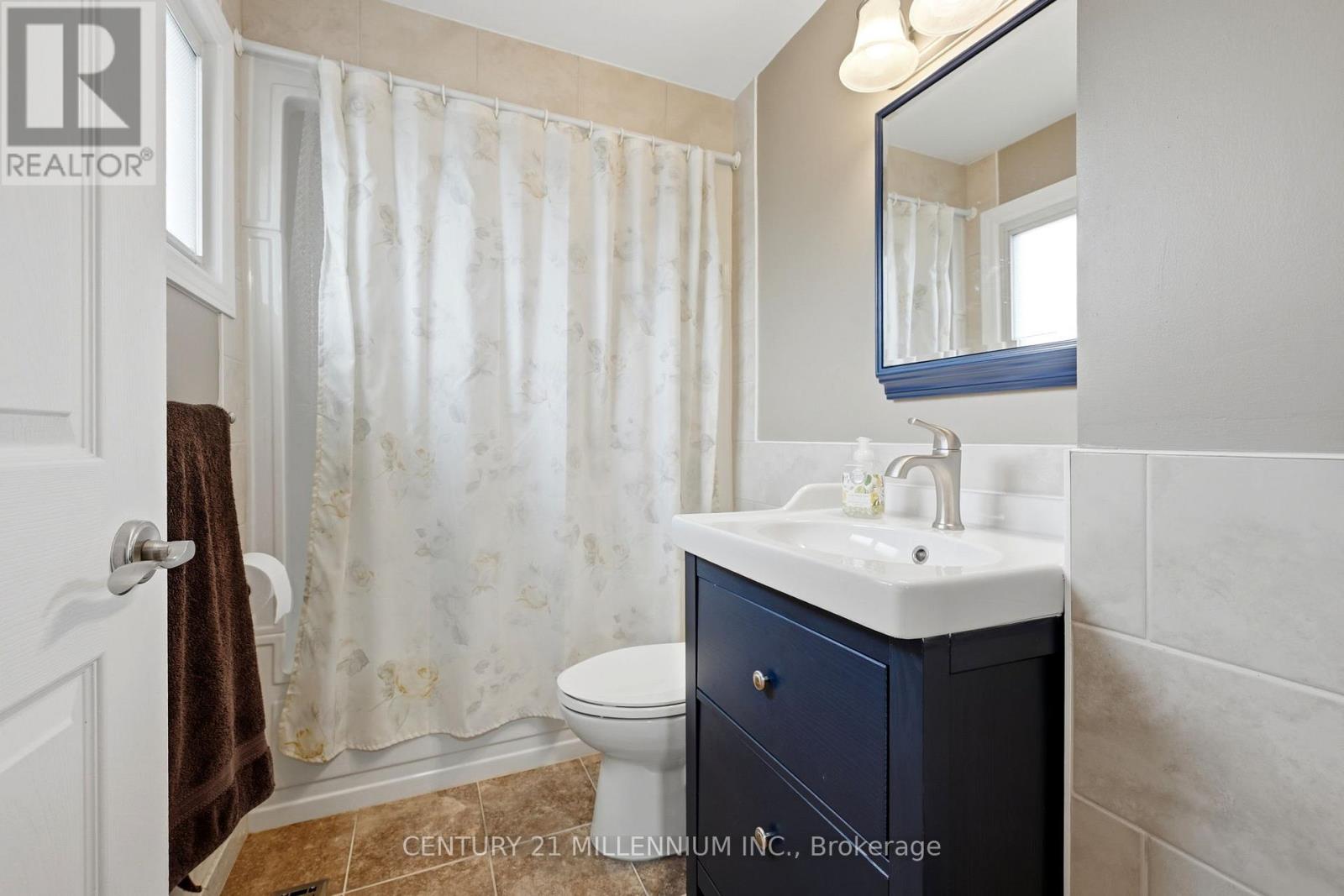 46 DUNBLAINE CRESCENT - 21