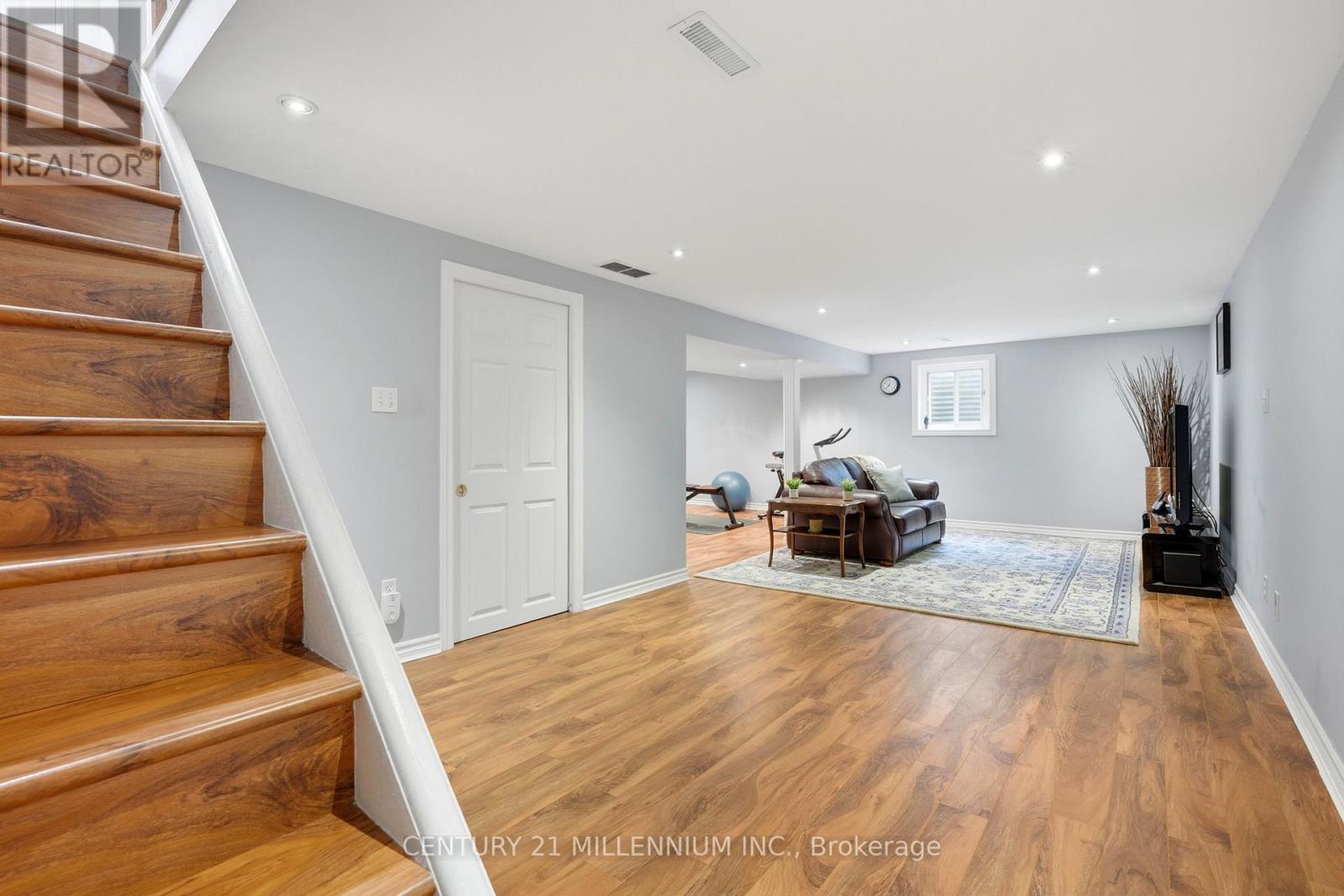 46 DUNBLAINE CRESCENT - 22