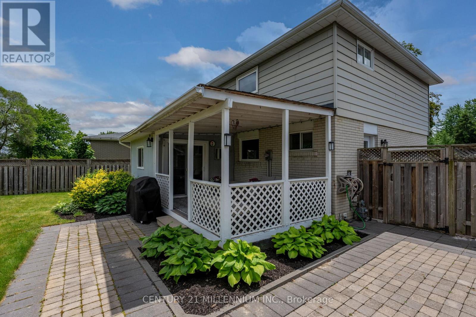 46 DUNBLAINE CRESCENT - 32