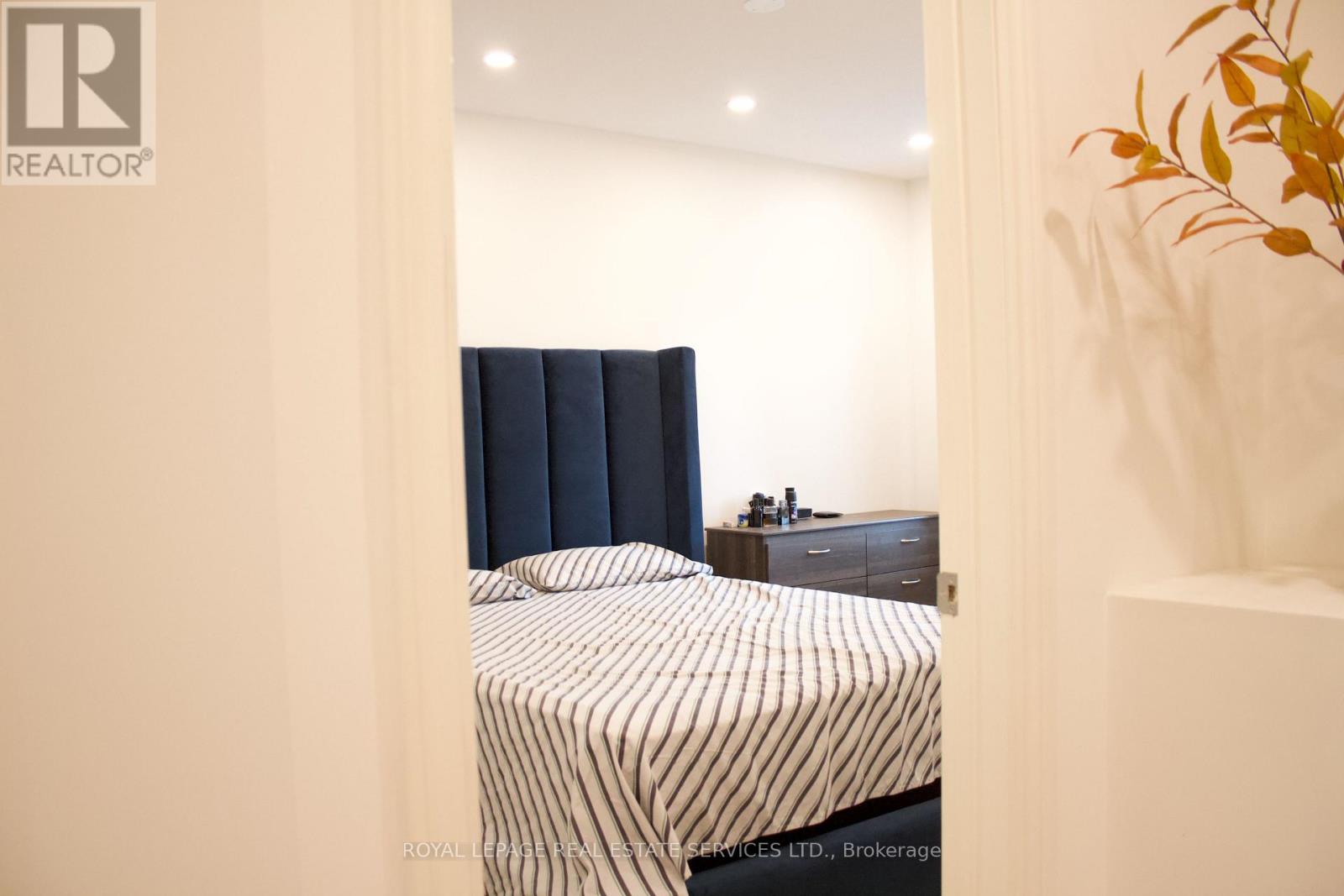 630 MOCKRIDGE TERRACE - 23