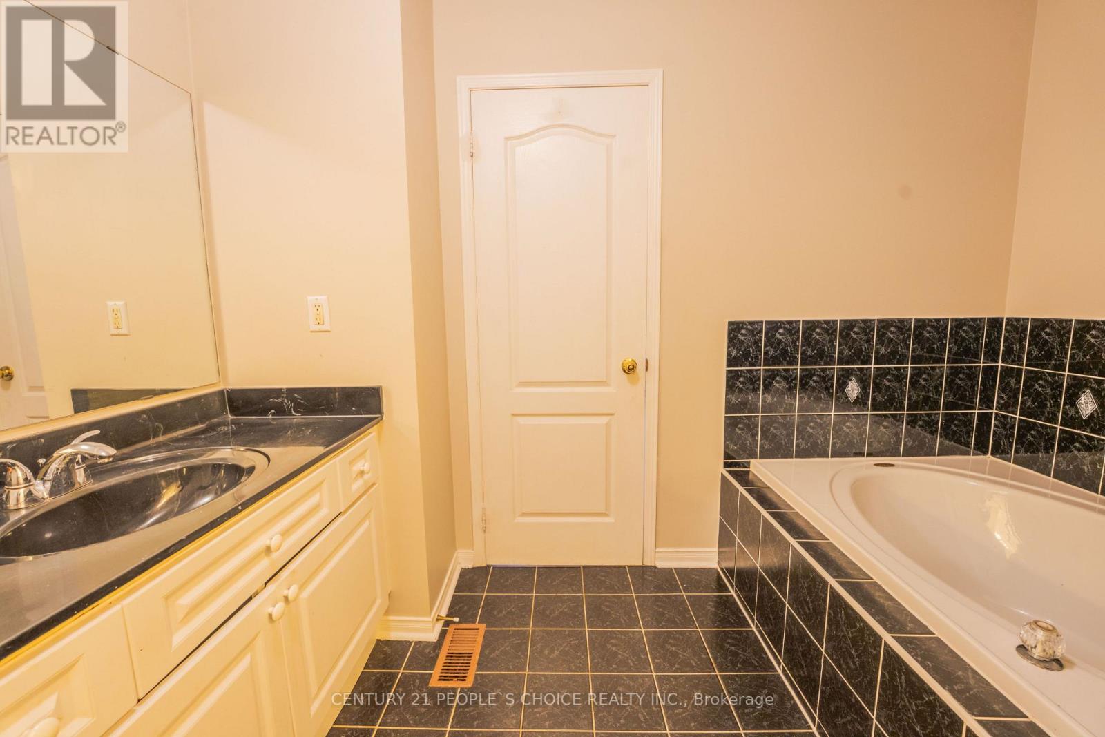 21 CORDGRASS CRESCENT - 28