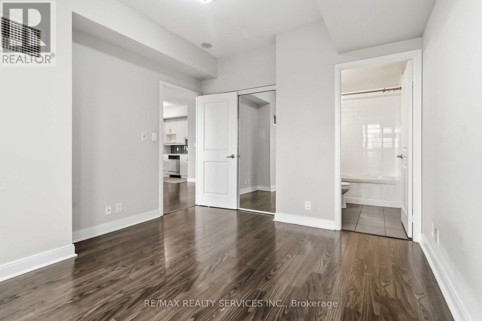 #1405 60 ABSOLUTE AVENUE - 23
