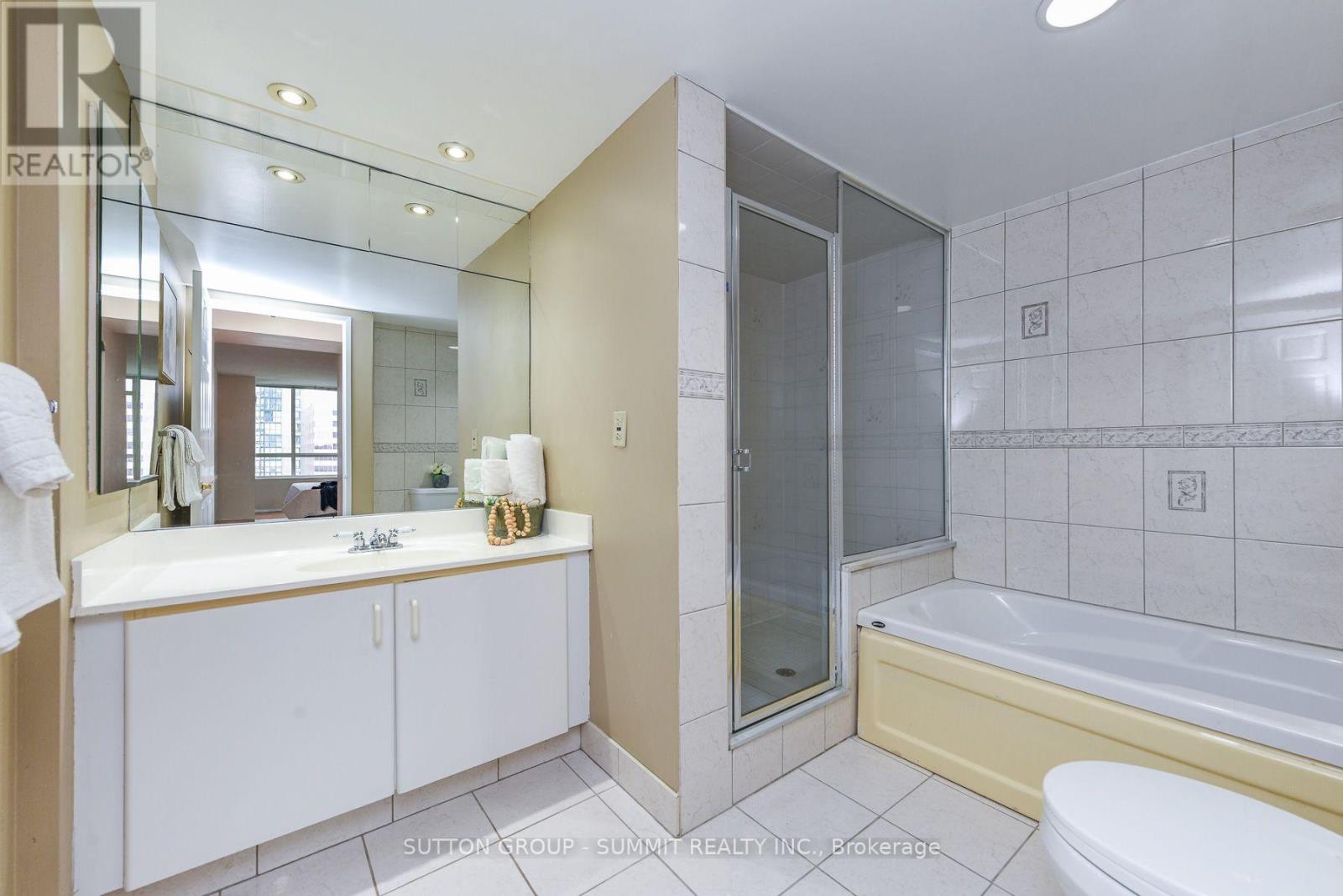 #1404 3605 KARIYA DRIVE - 31