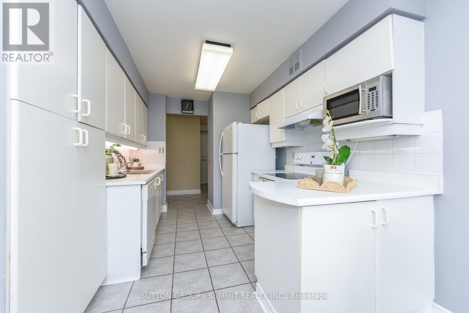#1404 3605 KARIYA DRIVE - Image 10