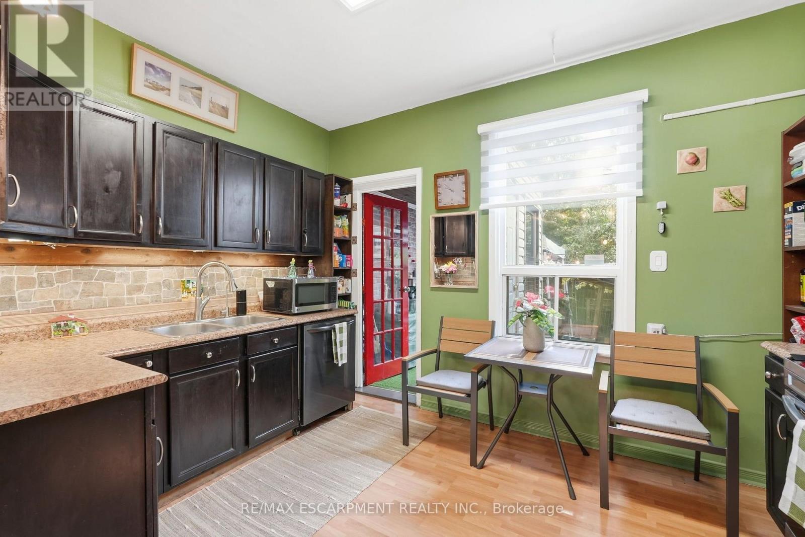 182 CAVELL AVENUE - 11