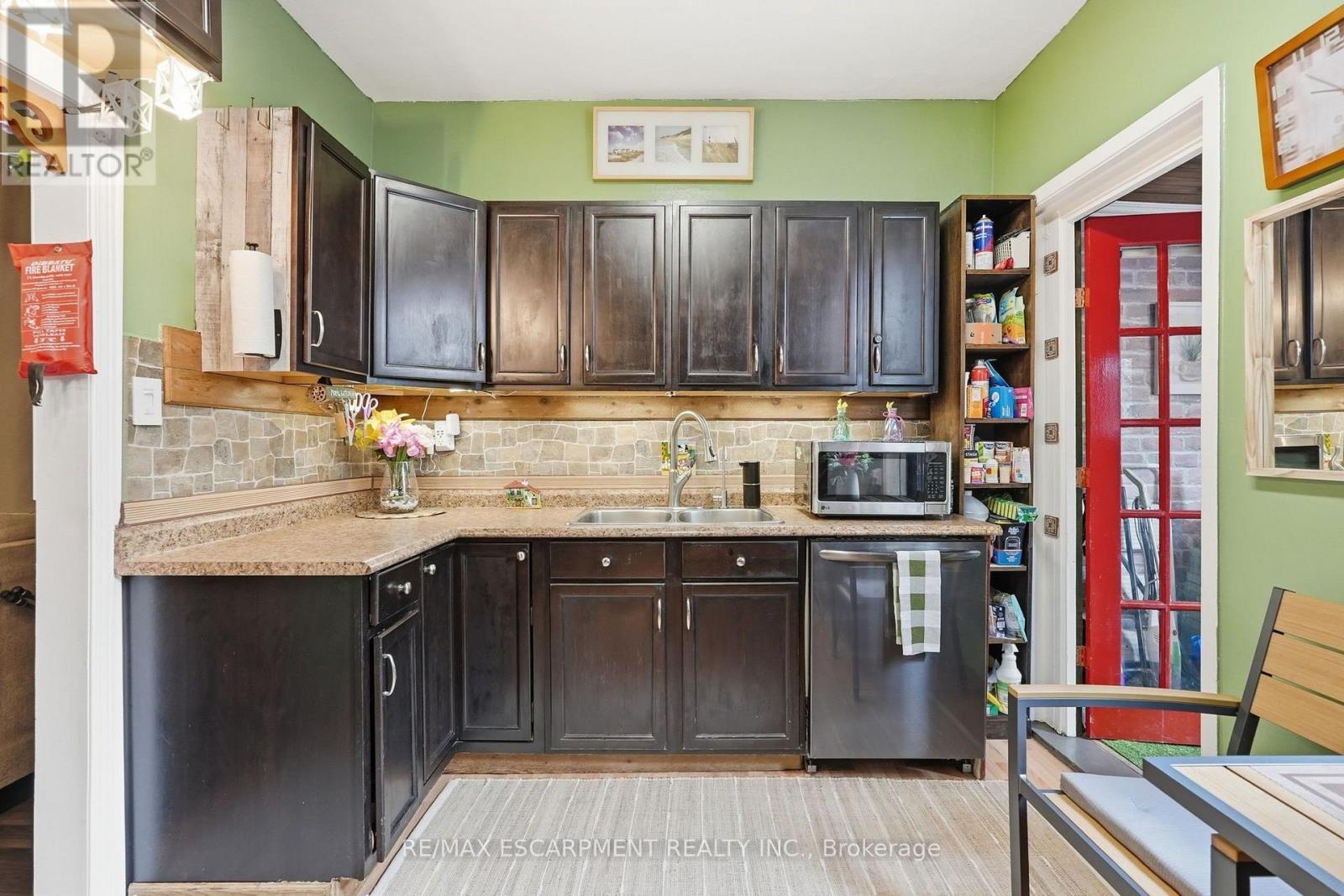 182 CAVELL AVENUE - 14