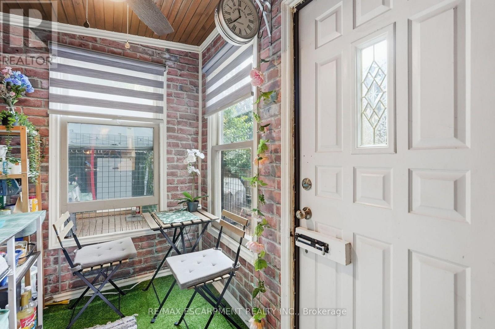 182 CAVELL AVENUE - 15
