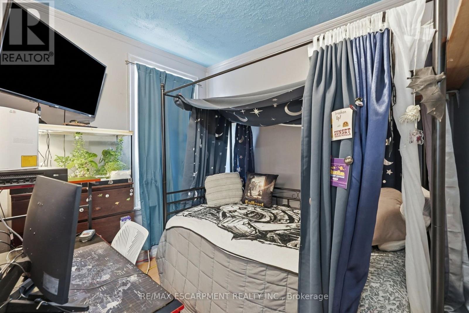 182 CAVELL AVENUE - 29