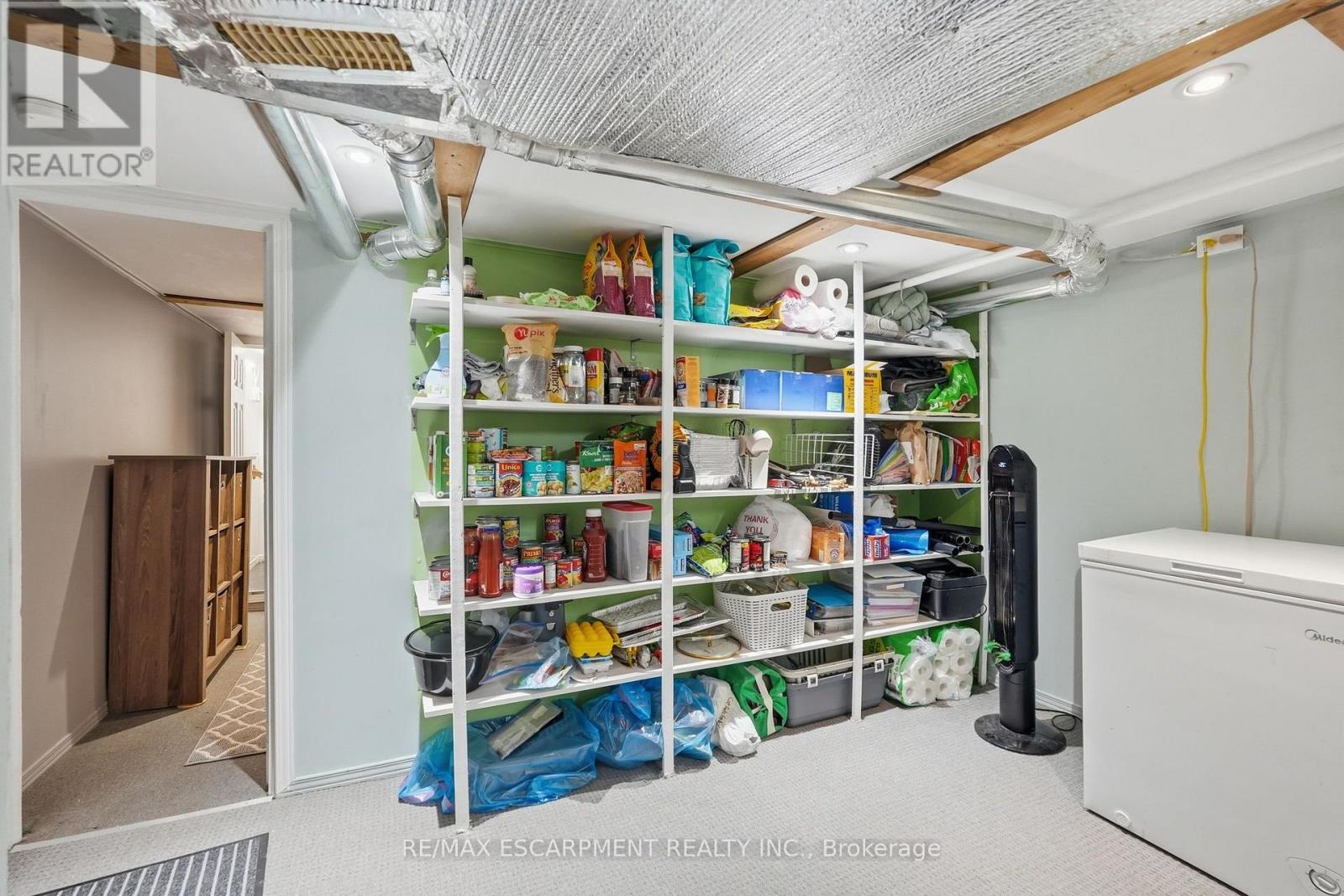 182 CAVELL AVENUE - 32
