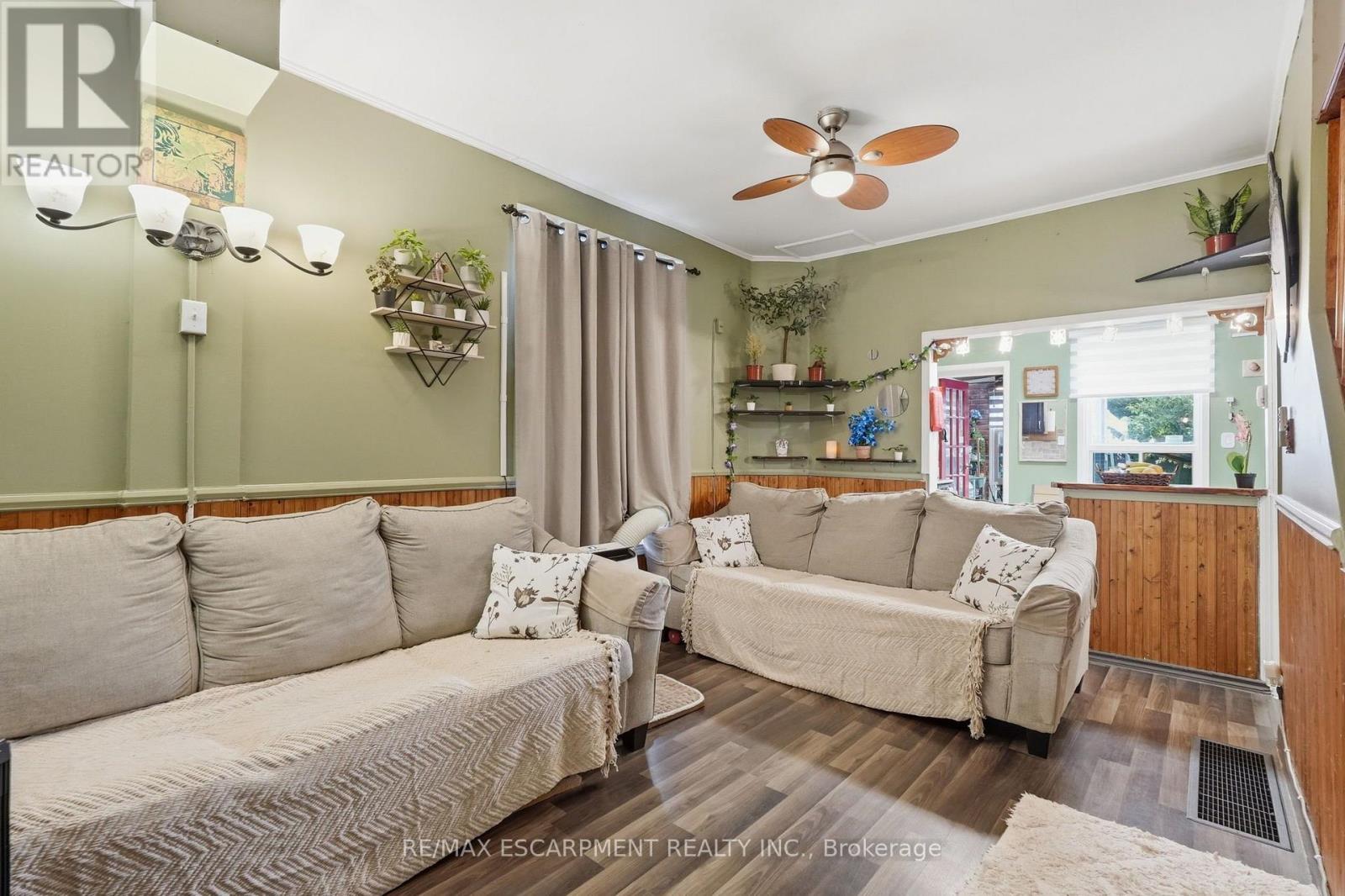 182 CAVELL AVENUE - 7