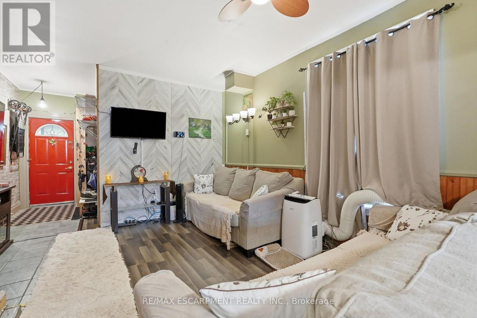 182 CAVELL AVENUE - 8