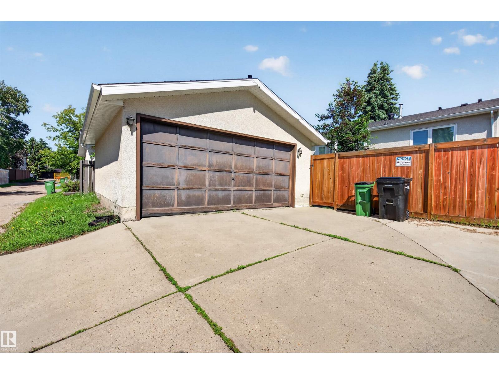 18303 76 AV NW - 31