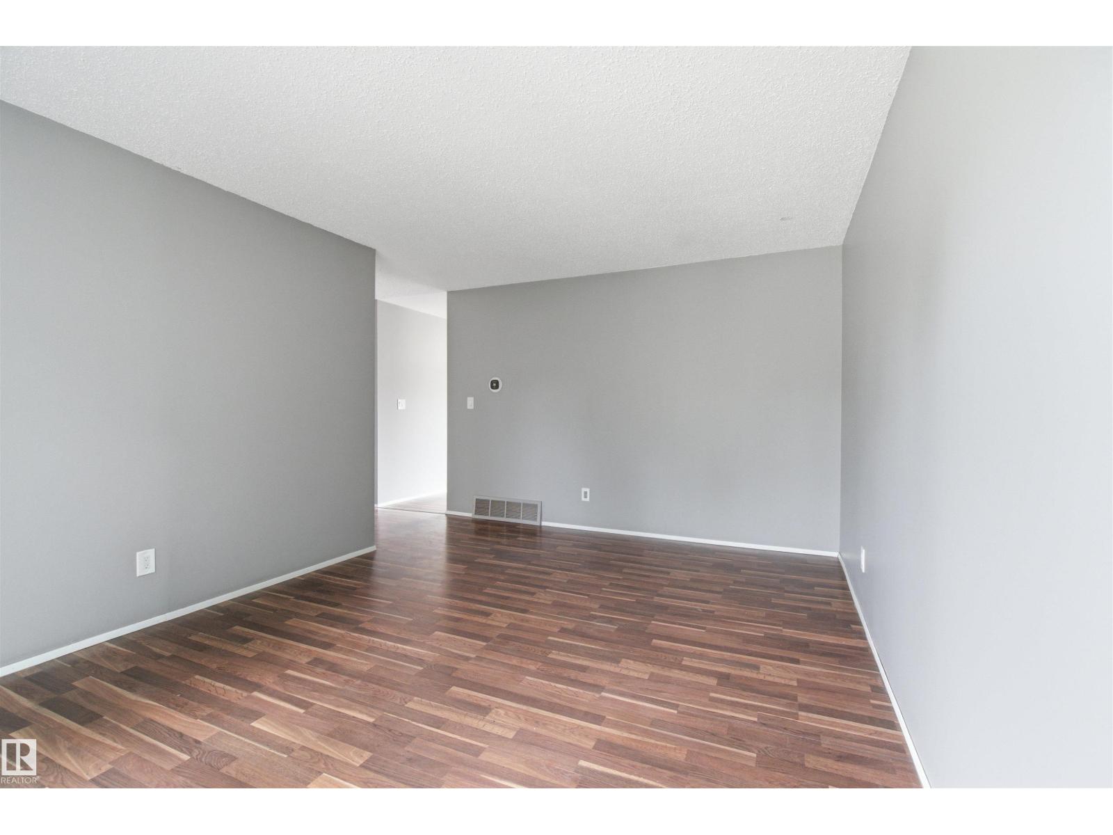 18303 76 AV NW - 18