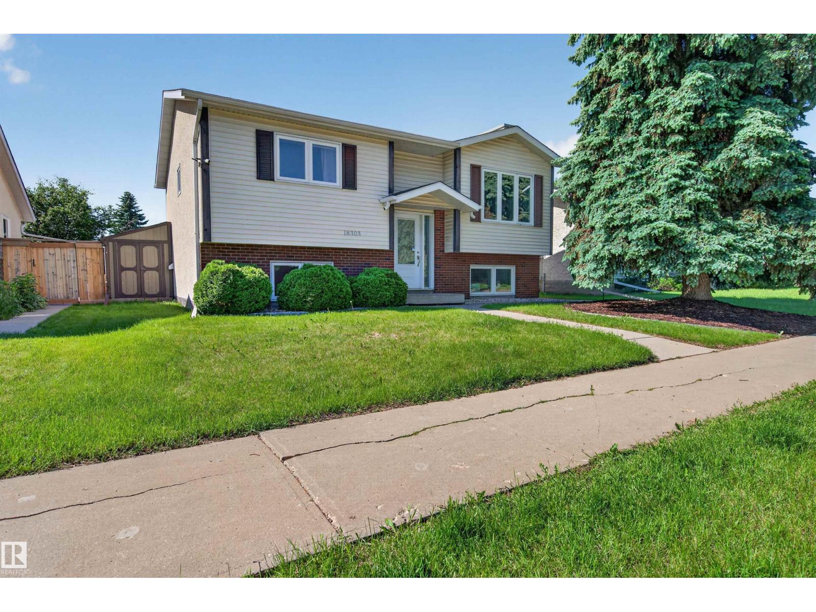 18303 76 AV NW - 32