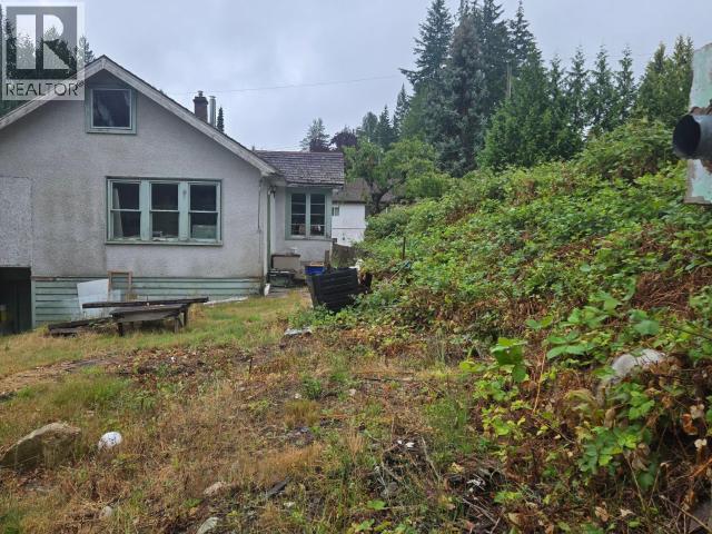 6889 DRAKE STREET, Powell River