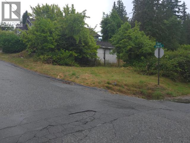 6889 DRAKE STREET, Powell River